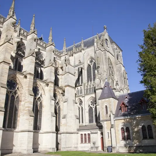 cathedrale-saint-etienne-chalons-en-champagne-exterieur