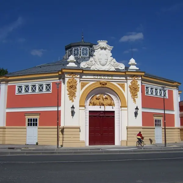 cirque-chalons-en-champagne-facade