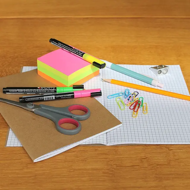 desk-1574669_1280