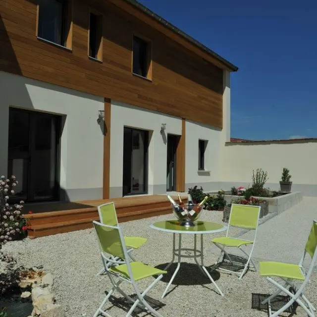 gite-la-petillante-soudron-terrasse