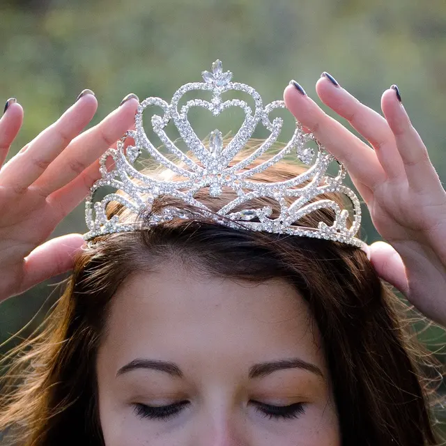 QUEEN PIXABAY