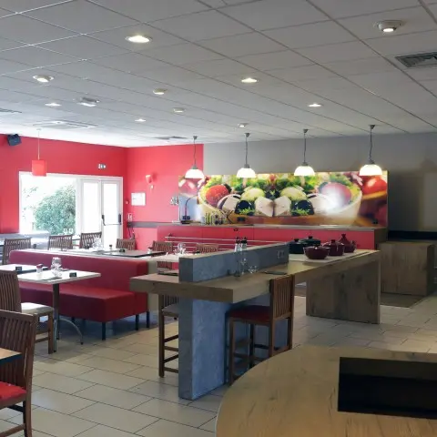 189448_photo_resto_1_ibis_kitchen_small