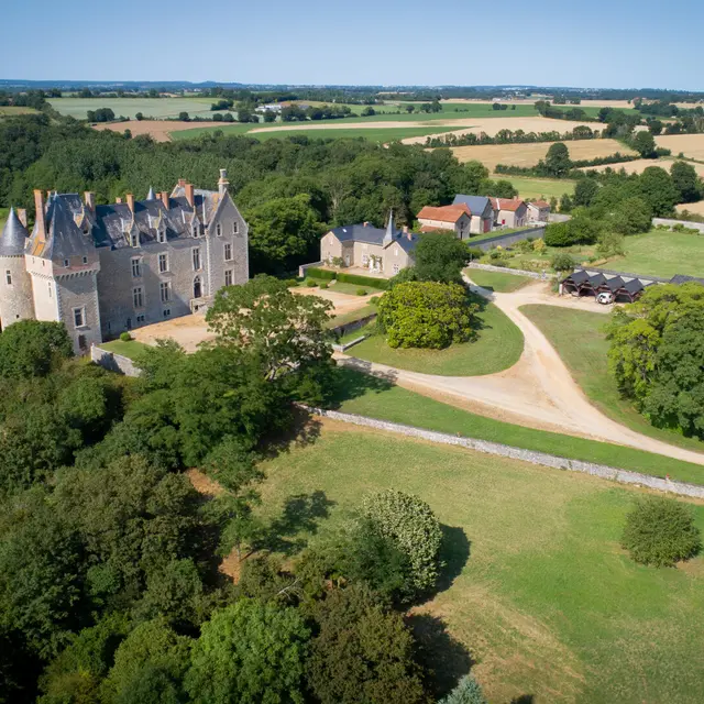 Chateau_de_Varennes_l_Enfant-CP-Pascal_BELTRAMI_-_Mayenne_Tourisme-6289-1920px