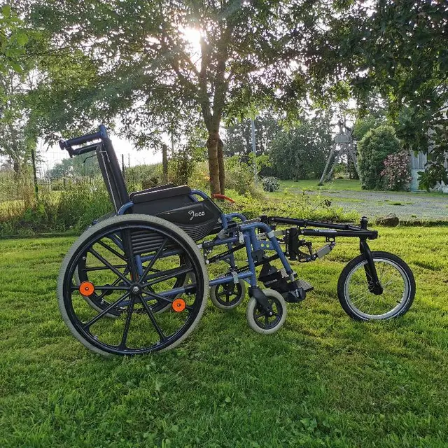 3ème roue pour fauteuil roulant