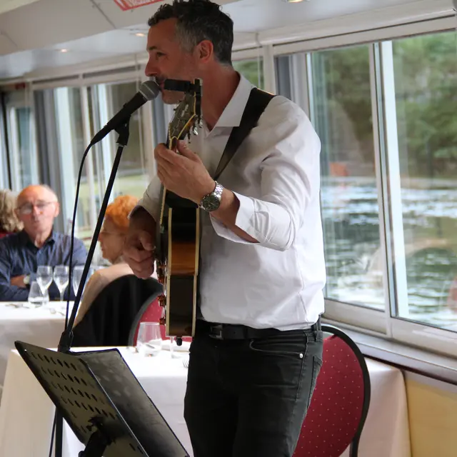 Diner croisière en musique