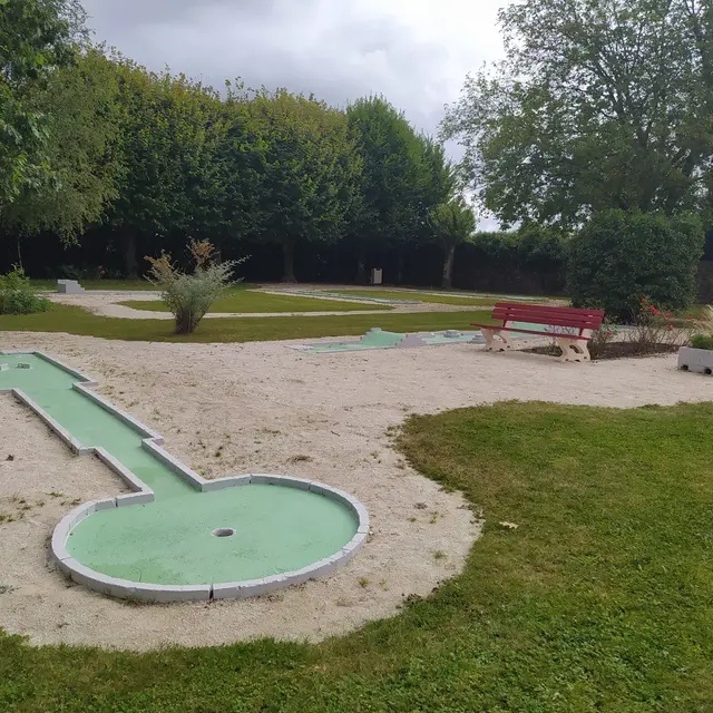 Mini-golf Fougerolles du Plessis 1