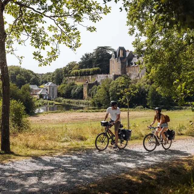 Velo_au_moulin_de_Thevalles_a_Chemere-le-Roi