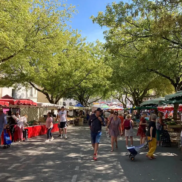 Marché sur la Place de la Trémoille