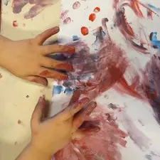 peinture-doigts-2-compressee-225x300 (1)