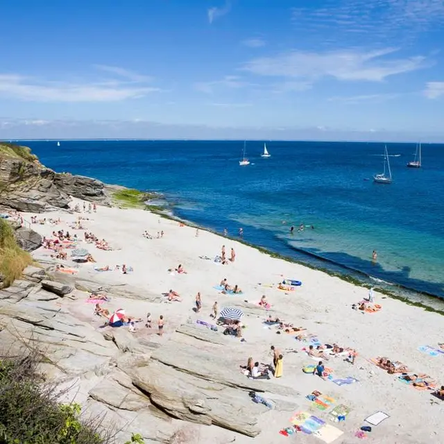 Plage-des-sables-rouges-Groix-Lorient-Morbihan-Bretagne-Sud
