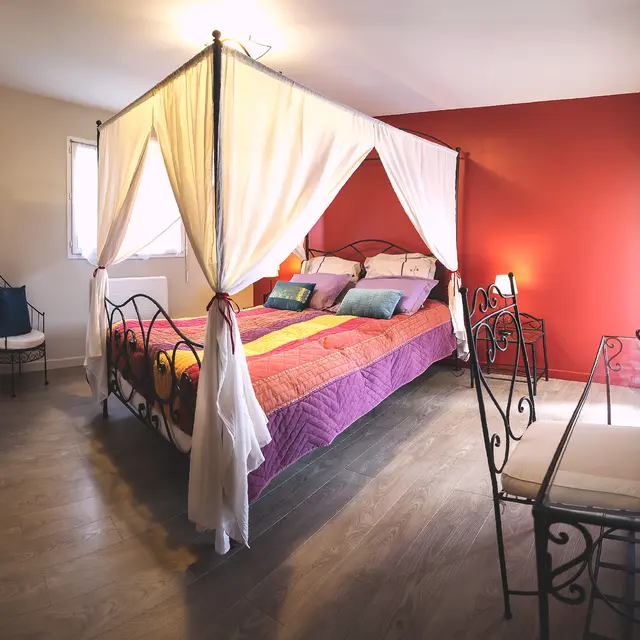 056MS000194_LeRouzo_Ch 3 _Web