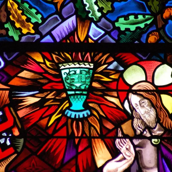 Vitrail_Eglise_Graal_Trehorenteuc_DestinationBrocéliande