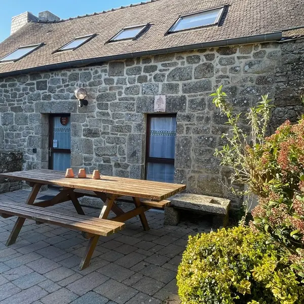 1_location_Gîte_d'étape-hostel_Ty Bihui_petit gîte extérieur_Pluméliau-Bieuzy_Vallée du Blavet