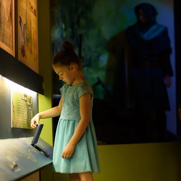 Exposition_Centre_Arthurien_Chateau_Comper_Concoret_Destination_Broceliande