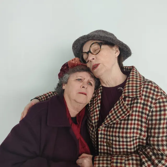 2 petites dames photo 1