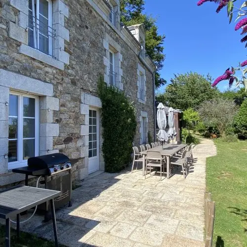 25_Gîtes_Domaine Lann Kerhuerh_La Chapelle-Neuve_Hortensia_terrasse_Vallée du Blavet