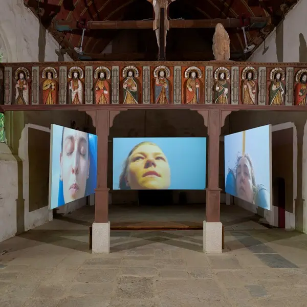 25-Lucy-Kerr-L'art dans les chapelles_Chapelle de Saint-Adrien_Saint-Barthélemy©Aurélien Mole