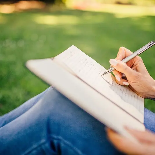 writing-923882_1280