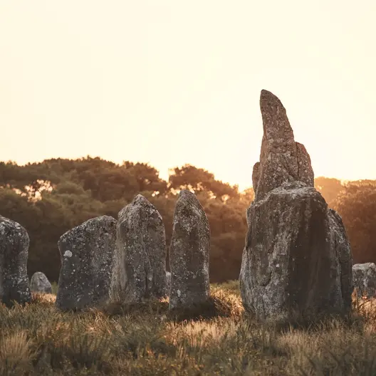 Les mégalithes de Carnac dans la lignée des 7 merveilles - Mégalithes en fête