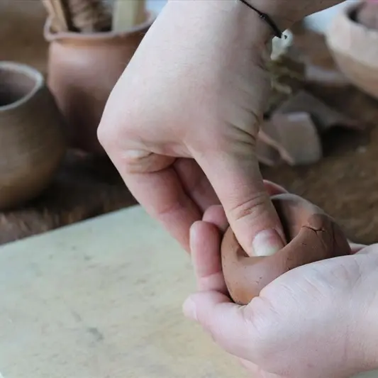 Atelier-Poterie-Prieuré-Guer-été2025