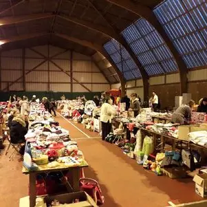 Braderie-Noël-Comité-des-fêtes-Saint-Jean-Brevelay