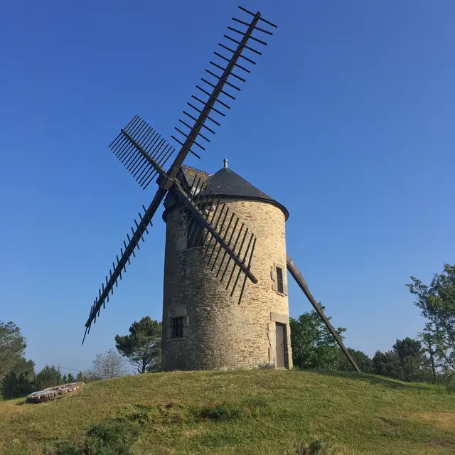 Butte des cinq moulins