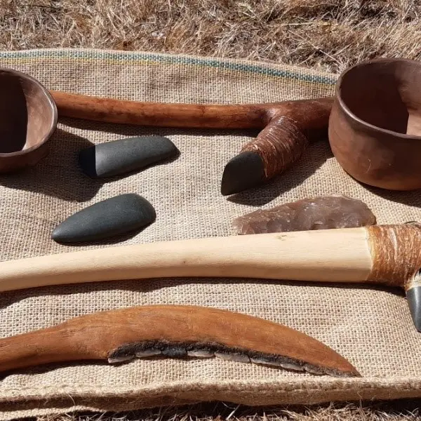 CMN_mégalithes et boite à outils