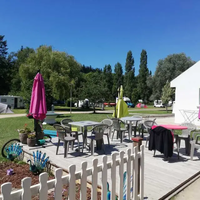 Camping du Pont D'Oust - Peillac Morbihan