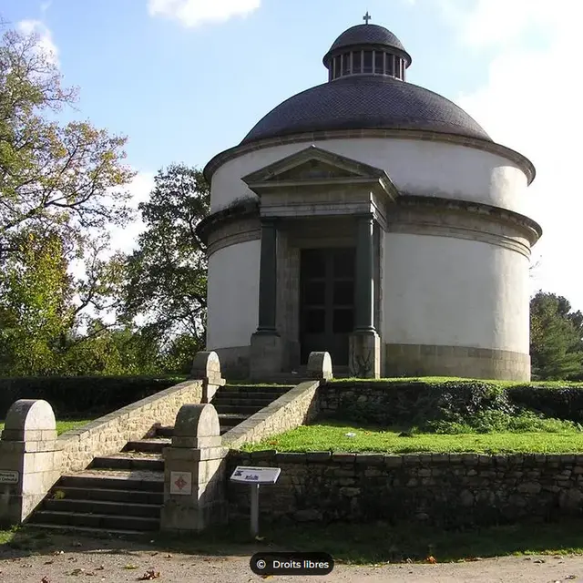 Le Mausolée de Cadoudal et la Chapelle Saint-Cado