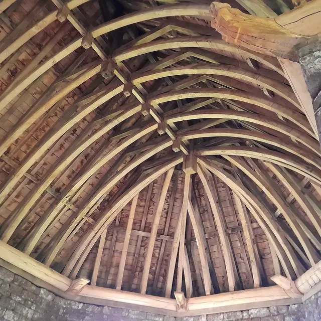 Charpente_de_la_chapelle_Trinite_Lanvenegen© RMCom