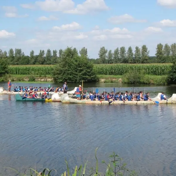 Grands canoës 18 places
