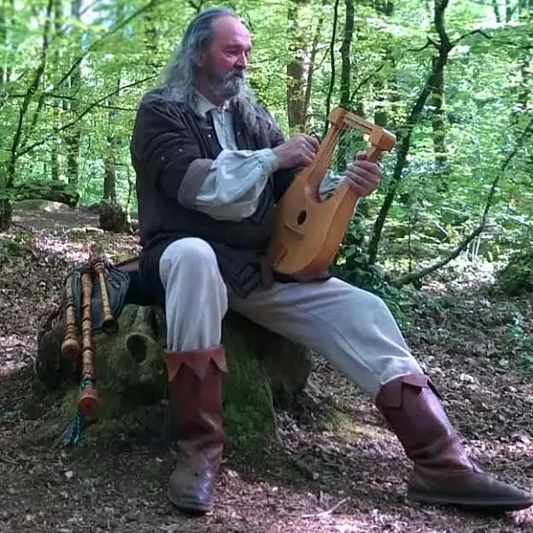 balade_contee_Ozegan_barde_valsansretour_trehorenteuc_DestinationBroceliande