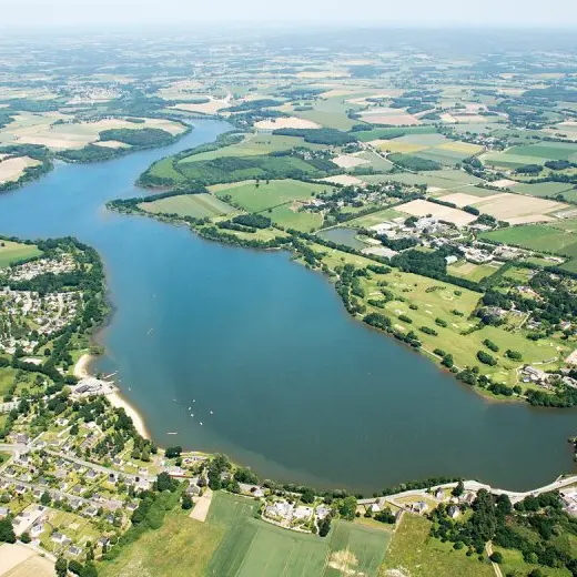 Lac au Duc à Ploërmel – transport avec chauffeur privé