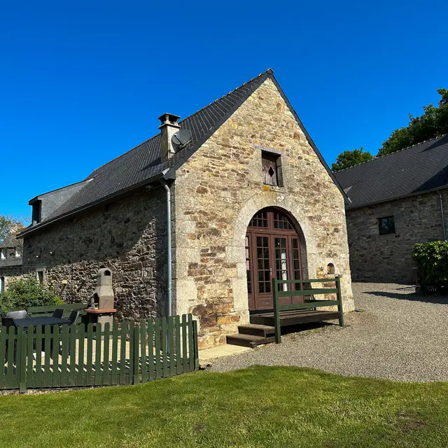 Location vacances_gîtes de Kerabellec_extérieur_Faisan_Baud_Vallée du Blavet