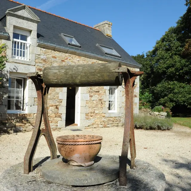 Location_Gîtes de Kerlann_Ty Kaouenn_puits_La Chapelle-Neuve©Gîtes de France 56