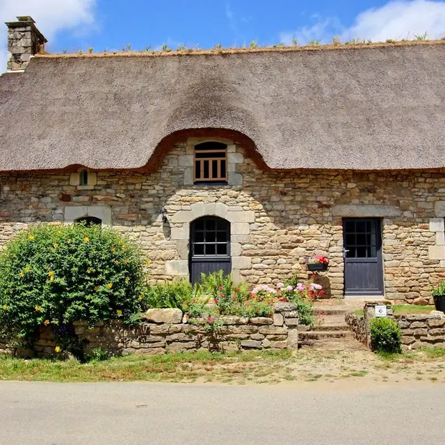 Location_gîte chaumière de Floranges_façade_La Chapelle-Neuve©Gîtes de France