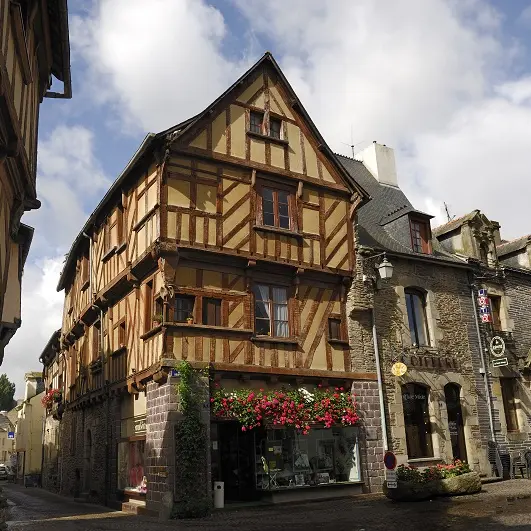 Malestroit Bouffay maison du Pélican