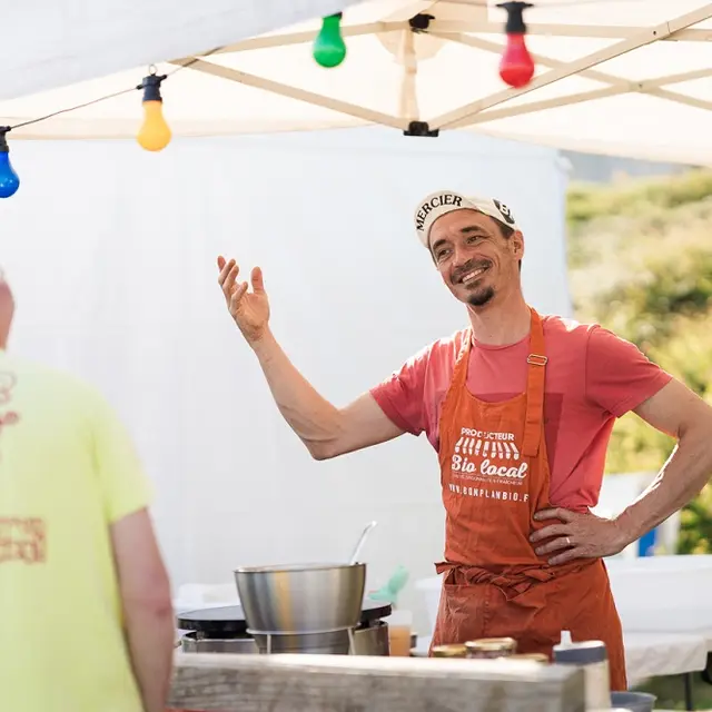 Marché producteurs_Bruno de Oliveira pour l'Echappée_Yann Mercier