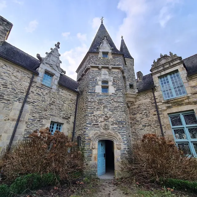 Passez la porte du château endormi