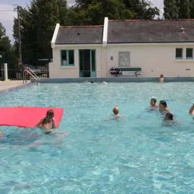 Piscine-du-Pont-d-Oust-a-Peillac