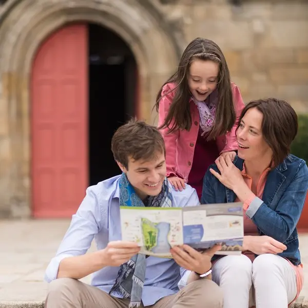 Ploërmel - au pied de l'église