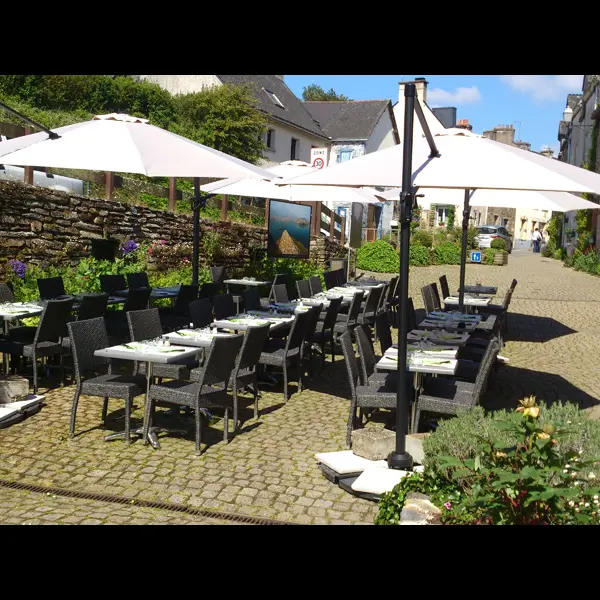 Terrasse pizzeria Le yucca, La Gacilly, Destination Brocéliande, Bretagne