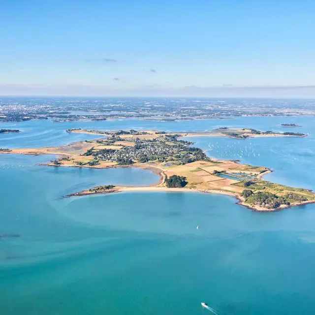 Plage Falaise-Ile d'Arz-Golfe-du-Morbihan-Bretagne sud