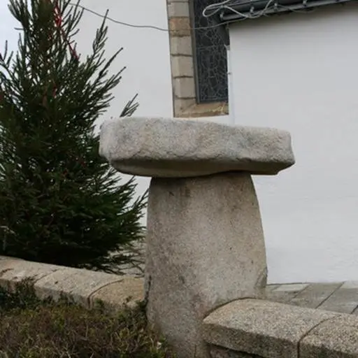 Stele néolithique Camors Morbihan Bretagne-sud