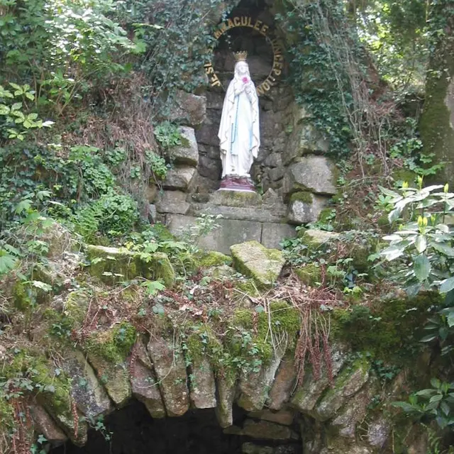 grotte-ND-Lourdes-Le-Saint-pays-roi-Morvan-Morbihan-Bretagne-Sud