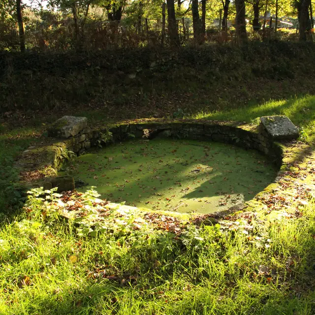 Fontaine de Cloucarnac et son lavoir