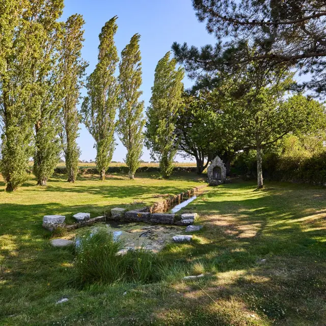 Fontaine et lavoir de Saint Colomban
