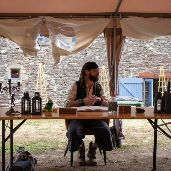 jeu-immersif_gare-aux-mutins_jean-le-raconte-art_CIe-Saltimbranques_Tréhorenteuc