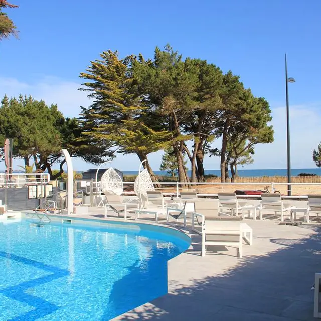 Vue mer depuis la piscine - Le DIANA**** Hôtel & Spa Nuxe