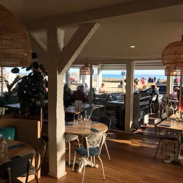 Brasserie Restaurant Lulu à la plage_ carnac_vue mer